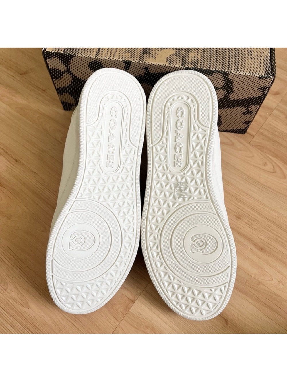Coach High Line Sneaker With Heart Women 10.0 B # CBR66 - Picture 12 of 13
